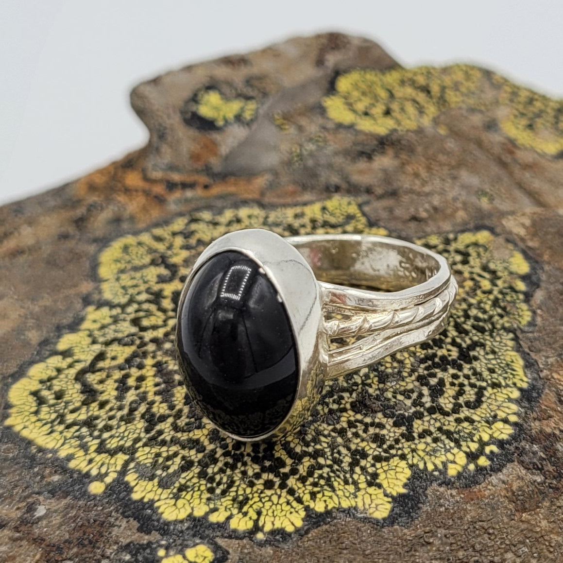 Handmade Silver Ring With Icelandic Jaspis Stone. (Item # 1007) Size 18 HK