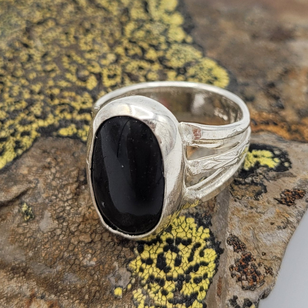 Handmade Silver Ring With Icelandic Jaspis Stone. (Item # 1009) Size 13 HK