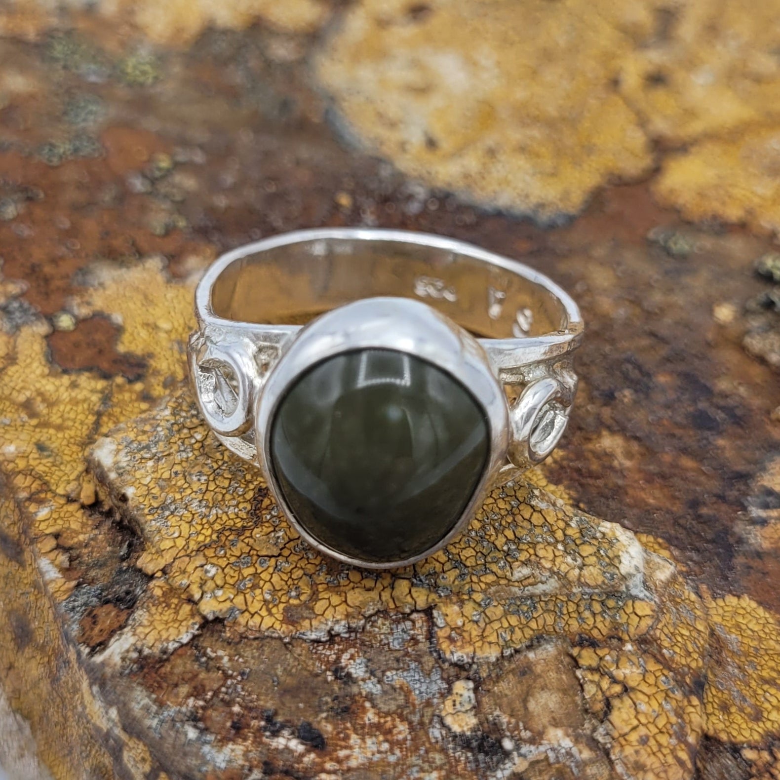Handmade Silver Ring With Icelandic Jaspis Stone. (Item # 1019) Size 16 HK