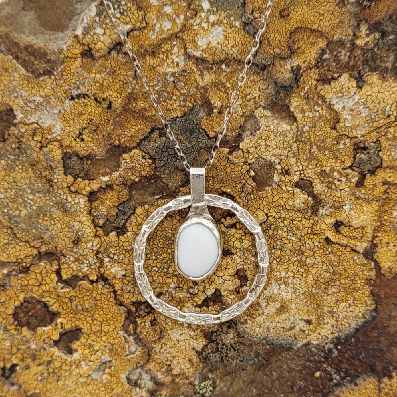 Handmade Silver Necklace With Icelandic Kvartz Stone. (Item # 2022) Silver Chain length 40 cm