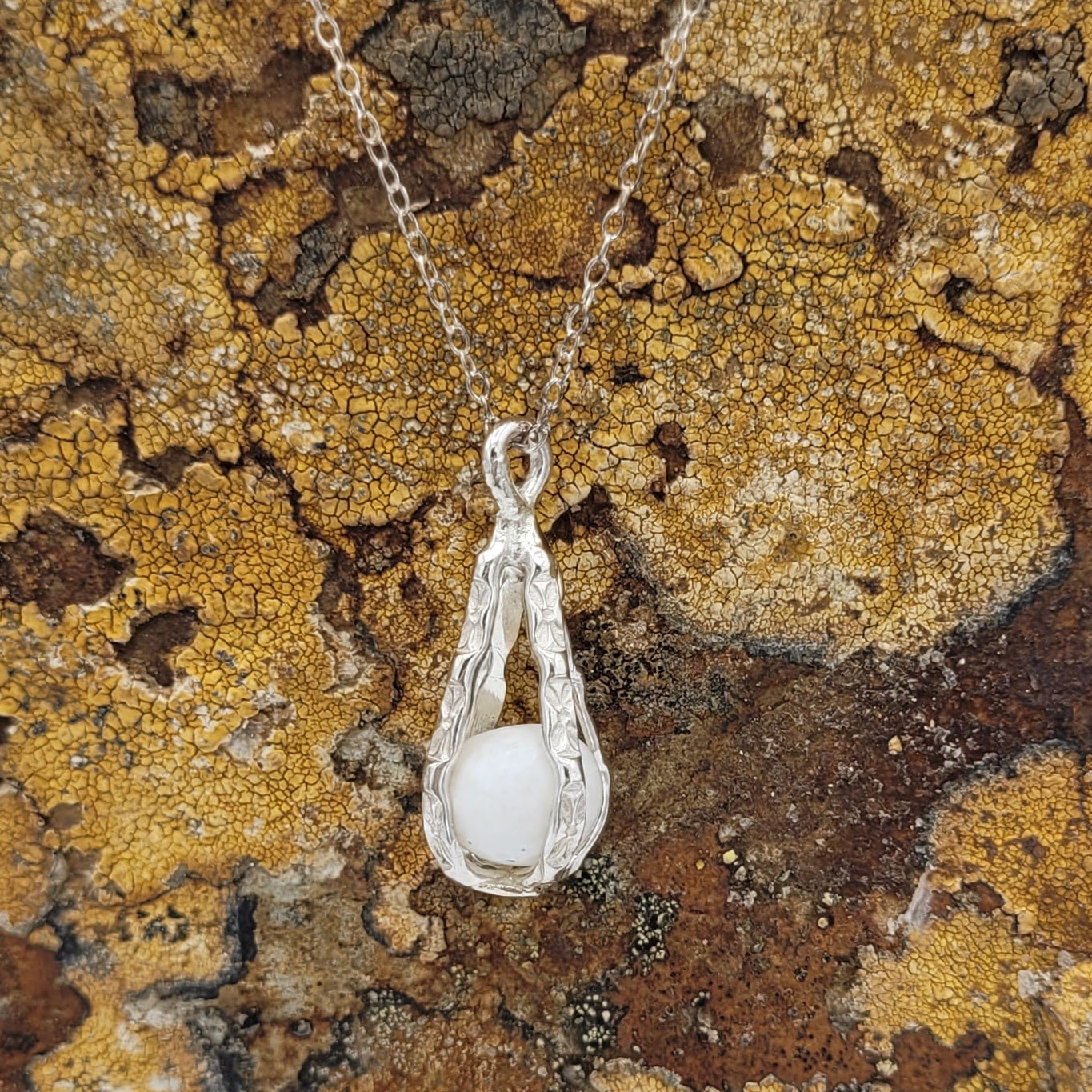 Handmade Silver Necklace With Icelandic Kvartz Stone. (Item # 2026) Silver Chain length 45 cm