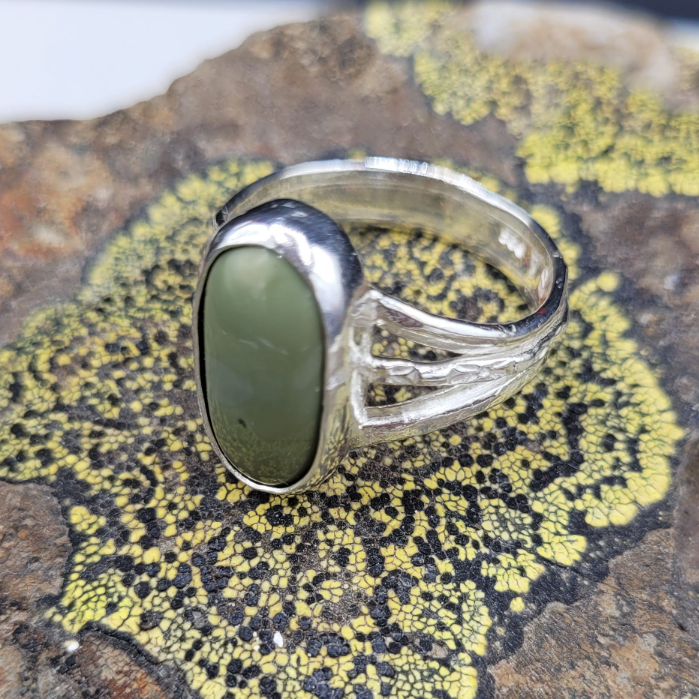 Handmade Silver Ring With Icelandic Jaspis Stone. (Item # 1045) Size 20 HK