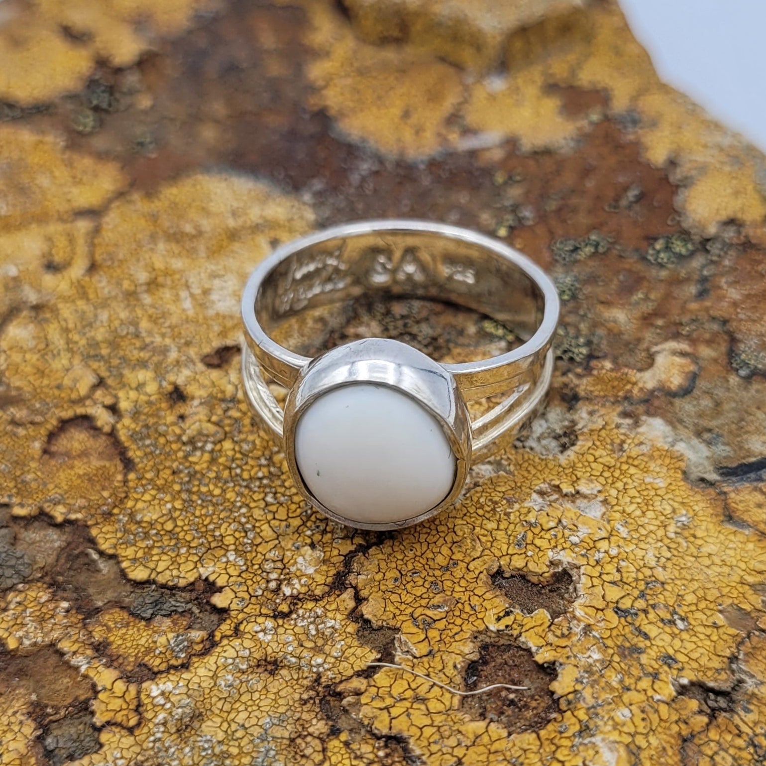Handmade Silver Ring With Icelandic Kvartz Stone. (Item # 1006) Size 18 HK